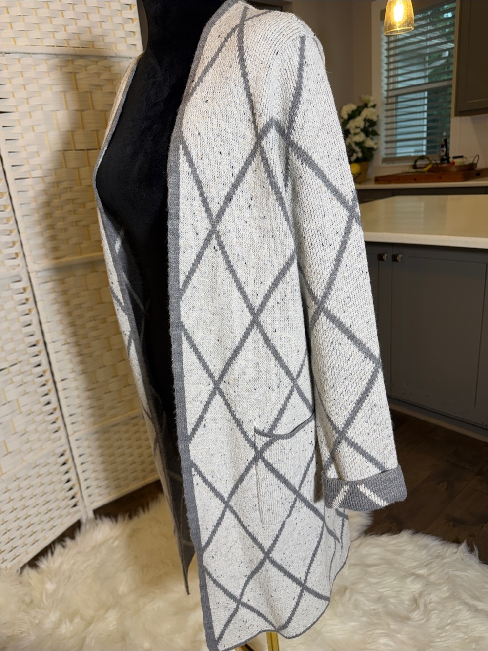 Open-Front Gray & White Diamond Knit Cardigan - Picture 3 of 6